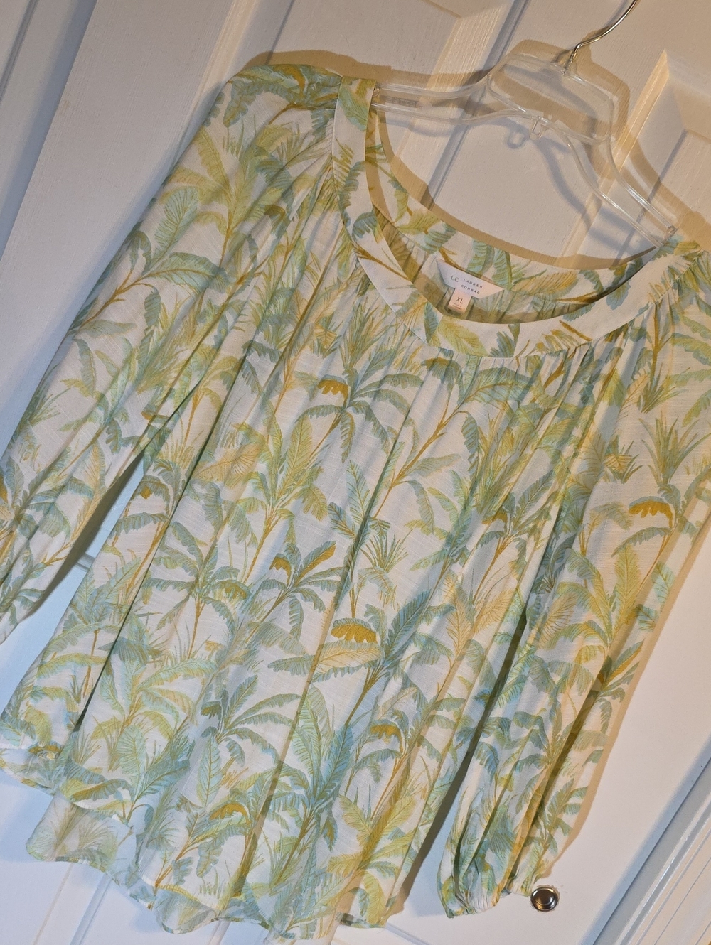 LC Lauren Conrad Light Green and Cream Palm-Print Peasant Blouse